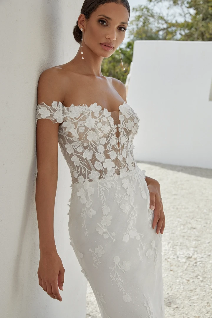 Adore by Justin Alexander 11350 Ariana close