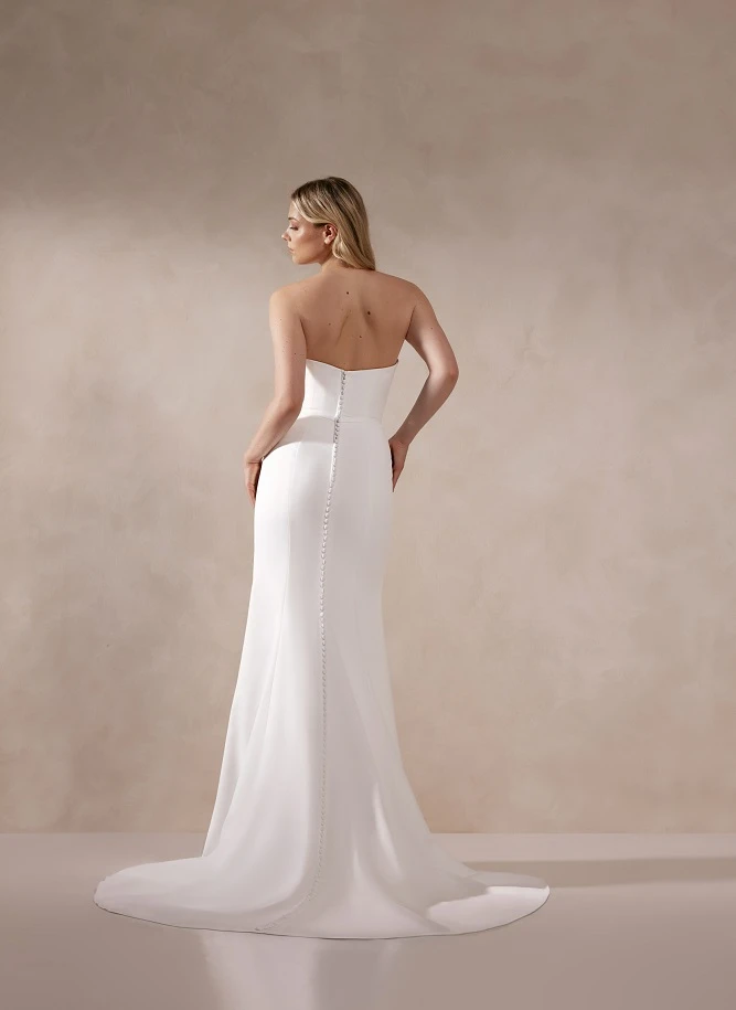 Adore by Justin Alexander 11395 back