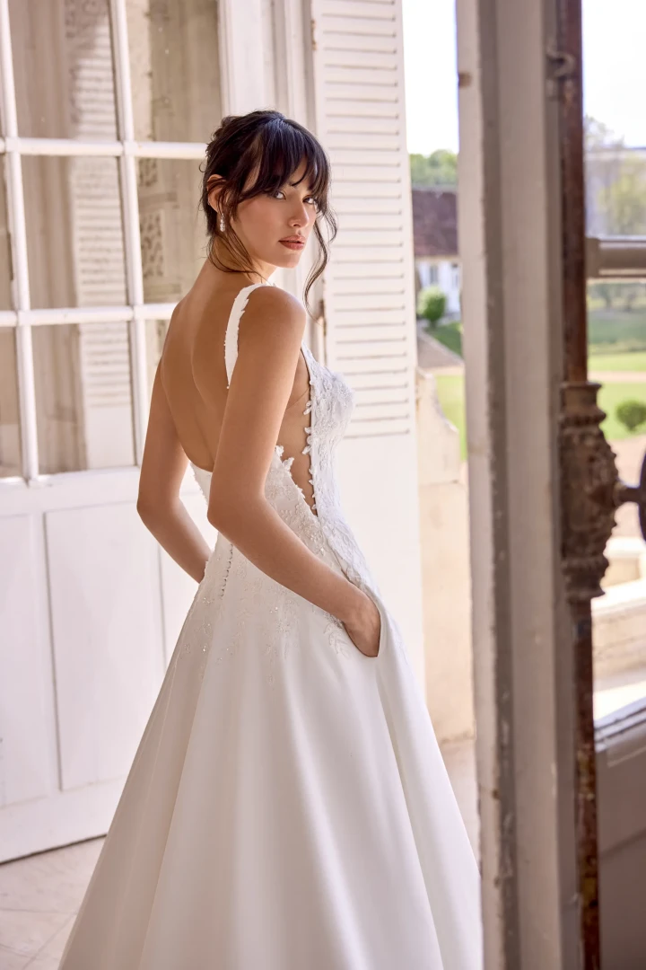 Adore by Justin Alexander 11435 Madeline close back