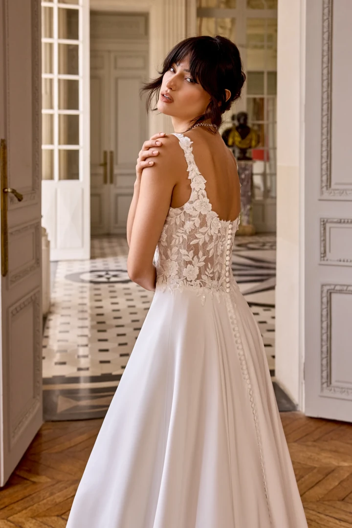 Adore by Justin Alexander 11439 Patrice close back