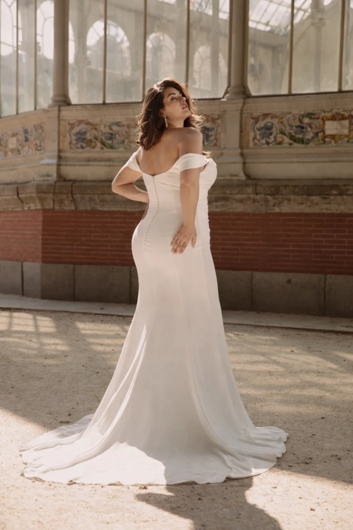 Agnes Fashion Group TO-2210T back