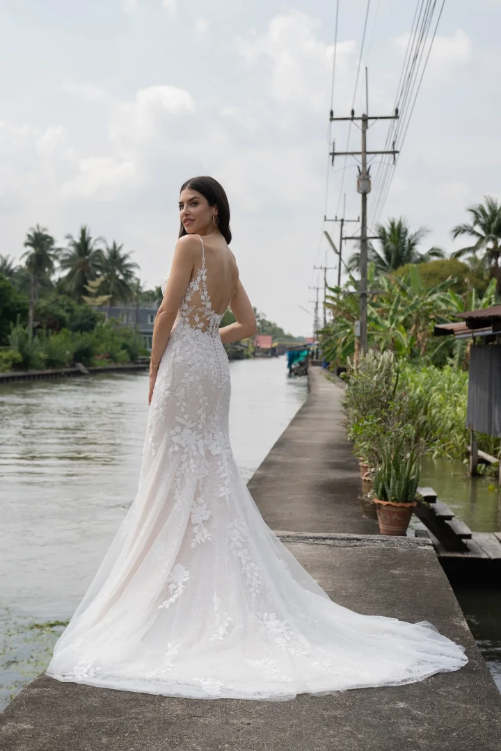 Amelie 10107 back