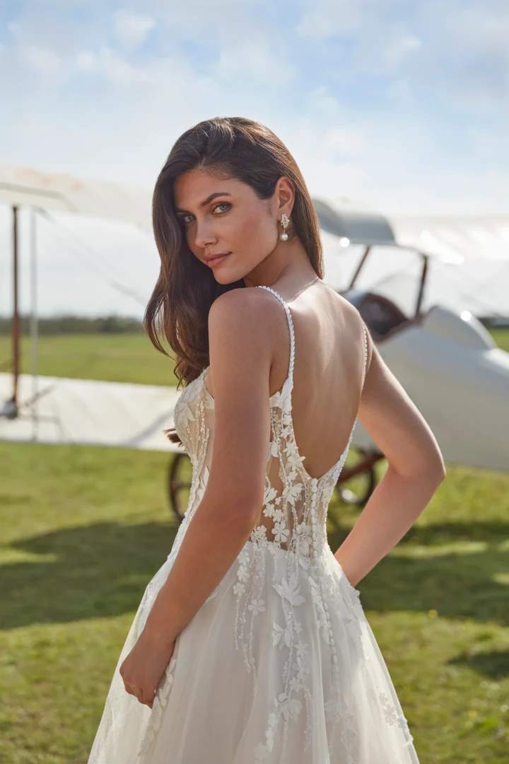 Amelie 23032 close back