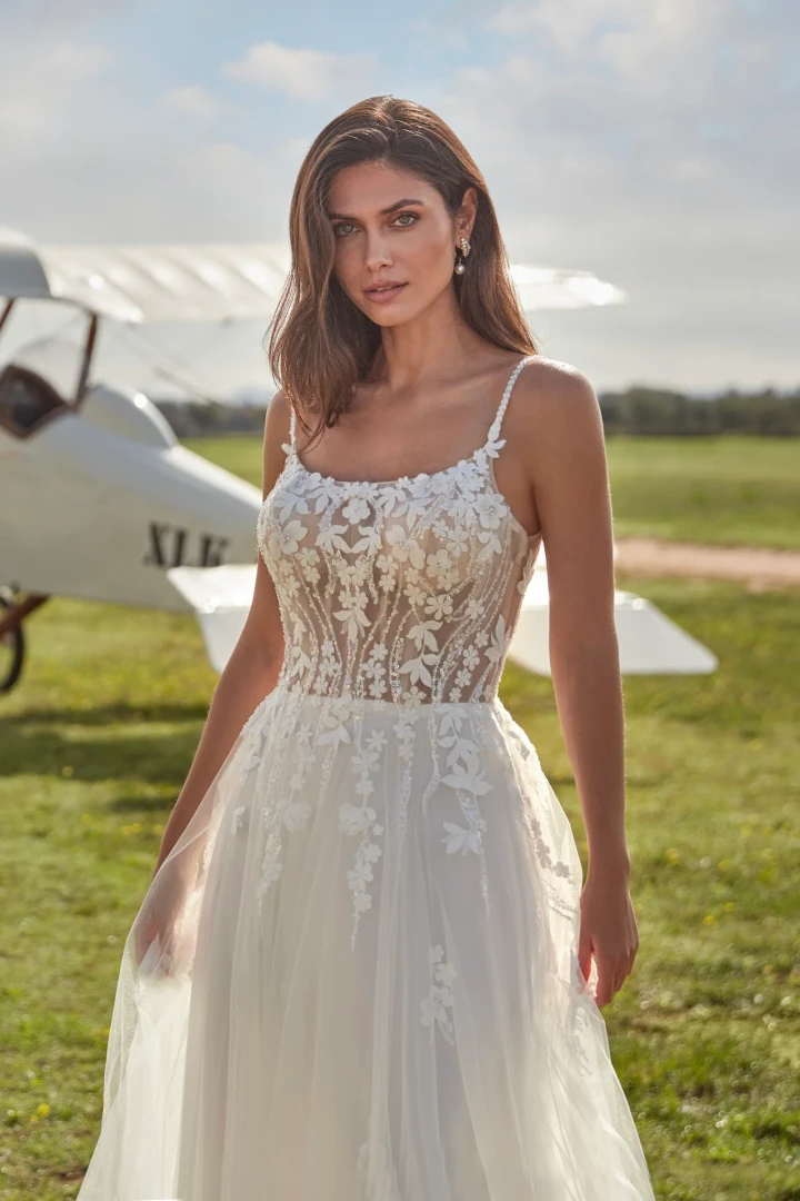 Amelie 23032 close