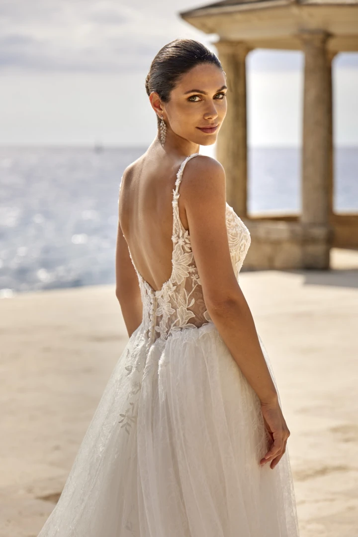 Amelie 26024 close back