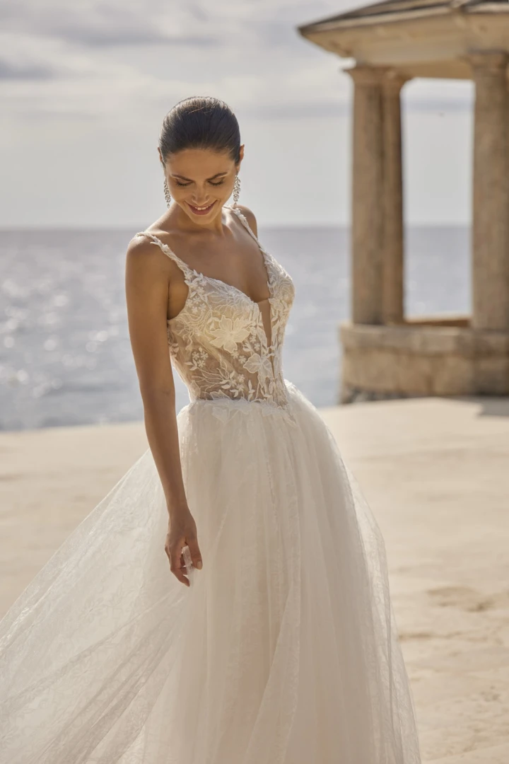 Amelie 26024 close