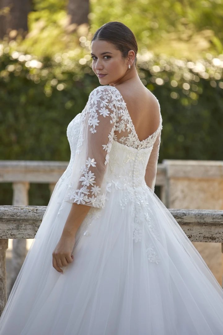 Amelie 36037 close back 2