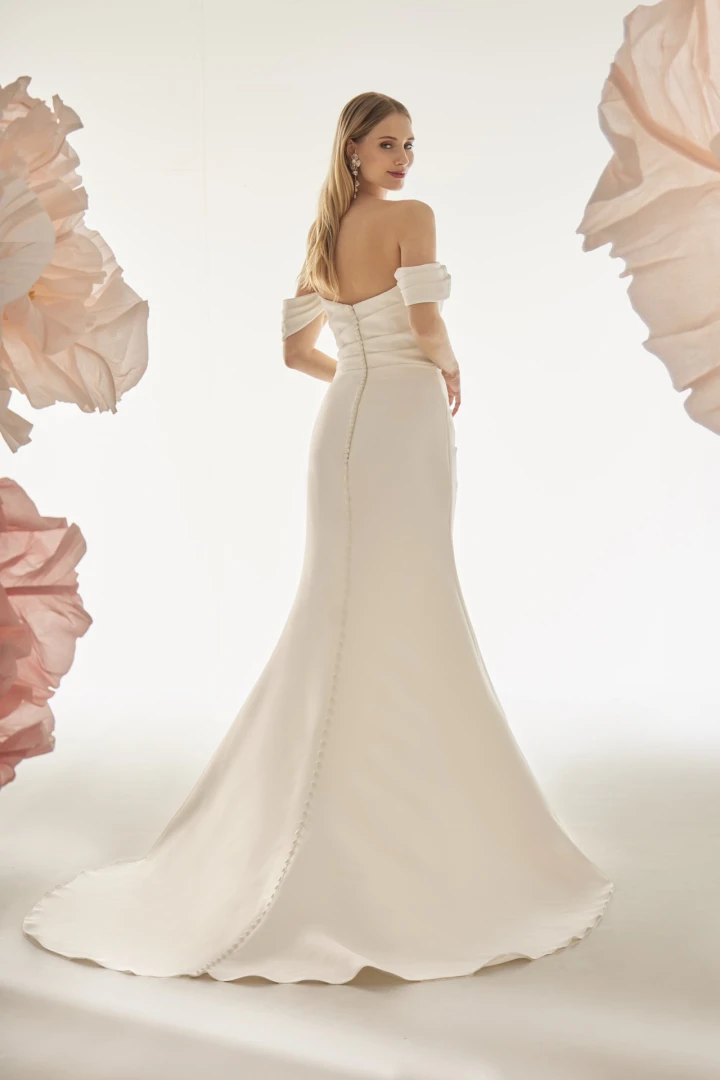 Amelie 46043 back