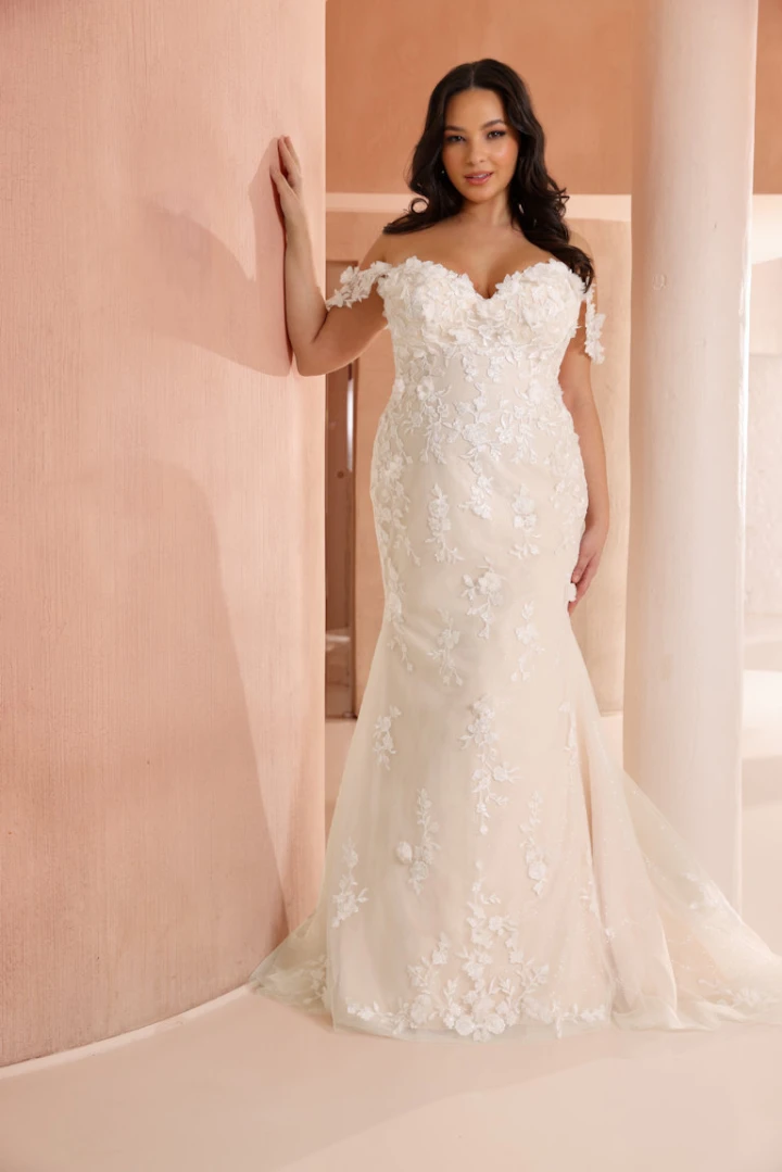 Amy-front-AzureeBridal-LS-0306