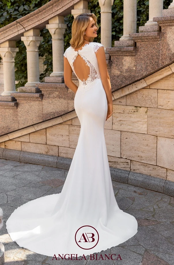 Angela Bianca 1050 back