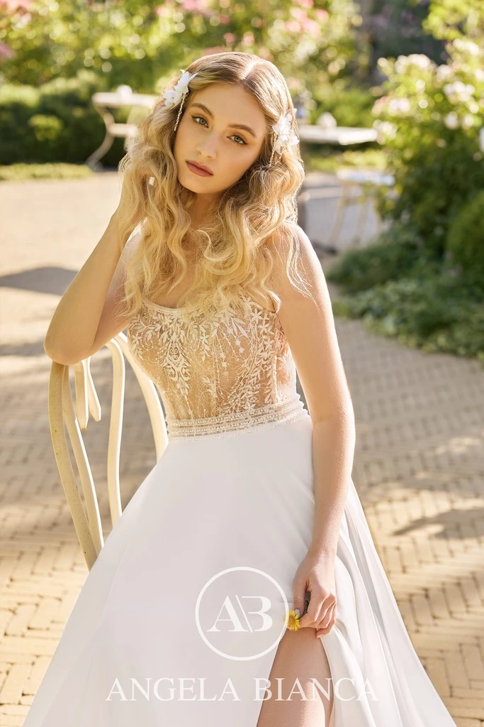 Angela Bianca 1140 close 2