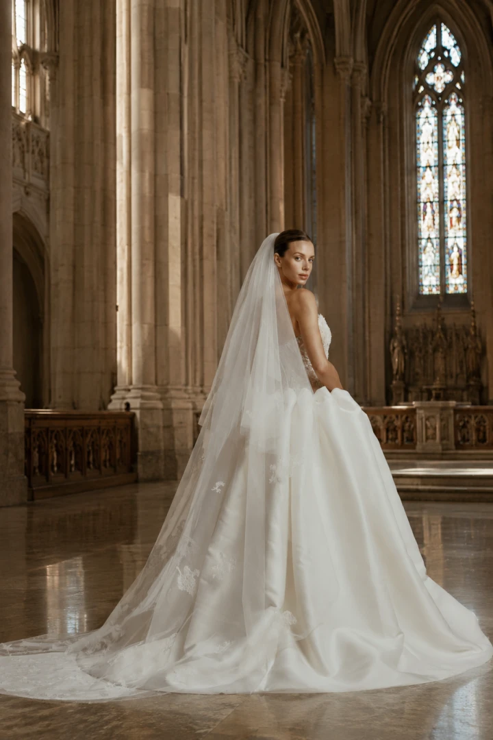 Ann & John Couture Minsk back