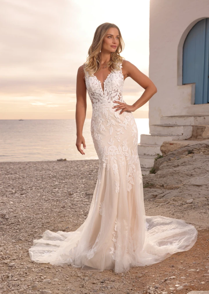 Anouk-front-AzureeBridal-10006