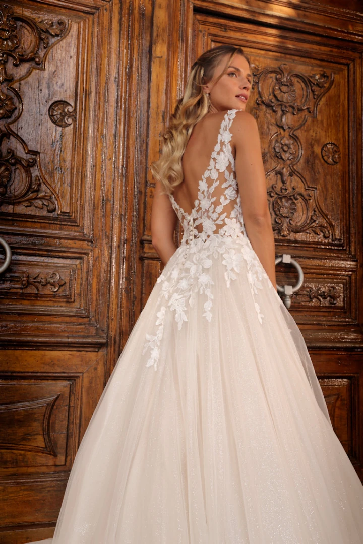 Arnolda-back-AzureeBridal-05613