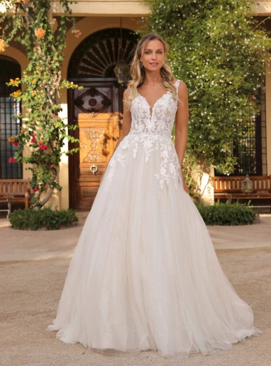 Arnolda-front-AzureeBridal-05381