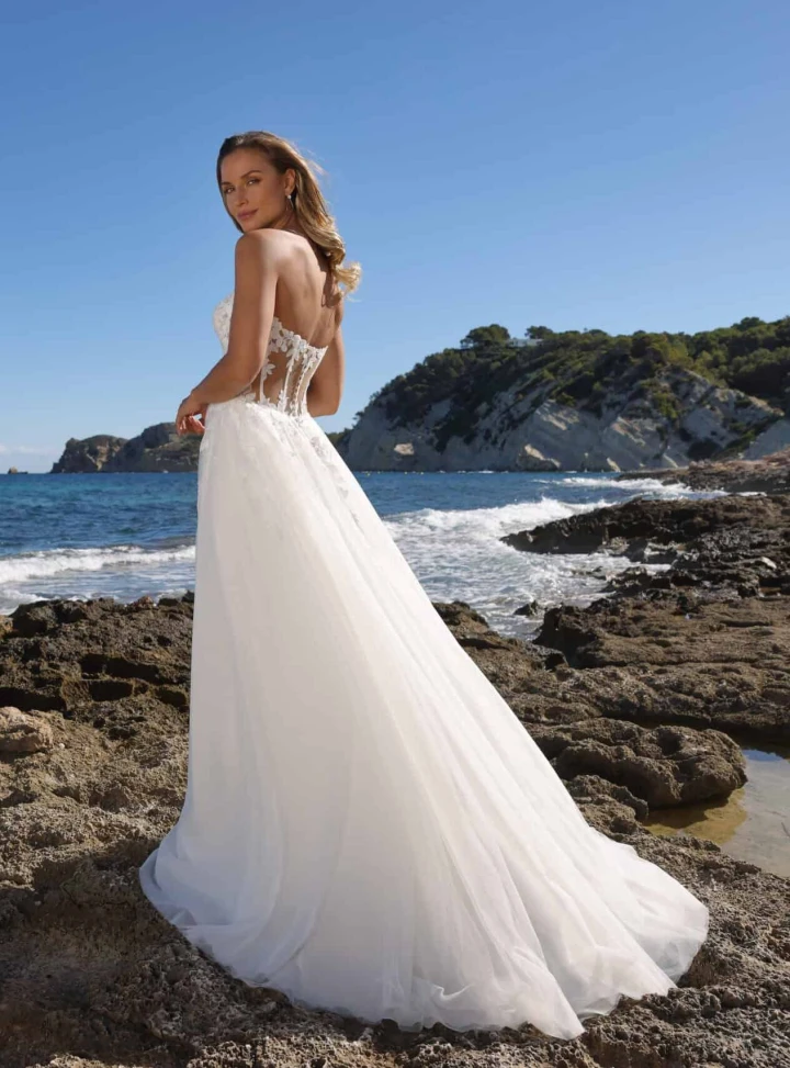 Azuree Amira back