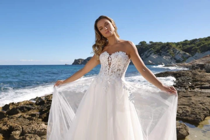 Azuree Amira close 2