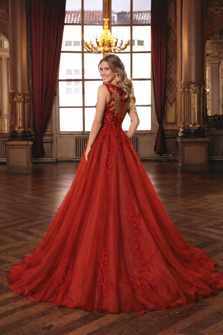 Azuree Ciska rood back