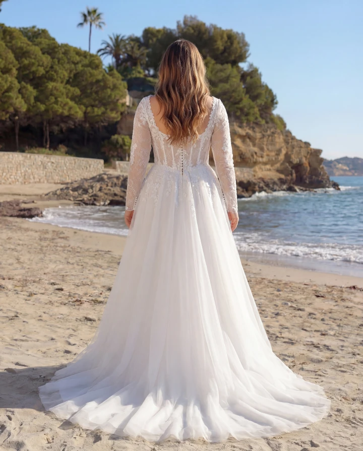 Azuree Florentina back
