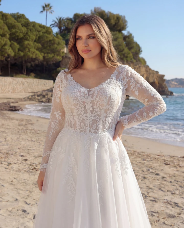 Azuree Florentina close