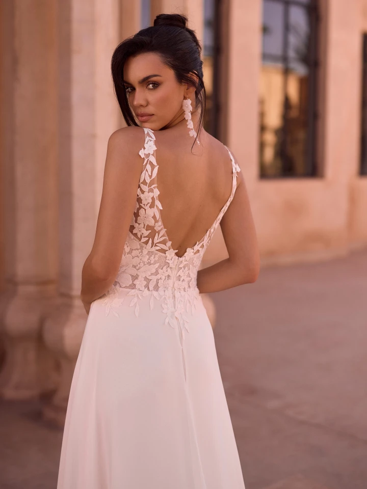 Bianco Evento Deo close back