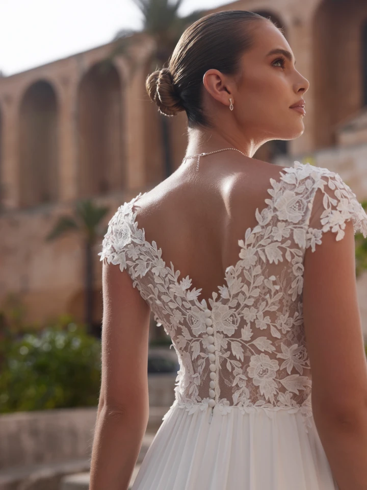Bianco Evento Olena close back