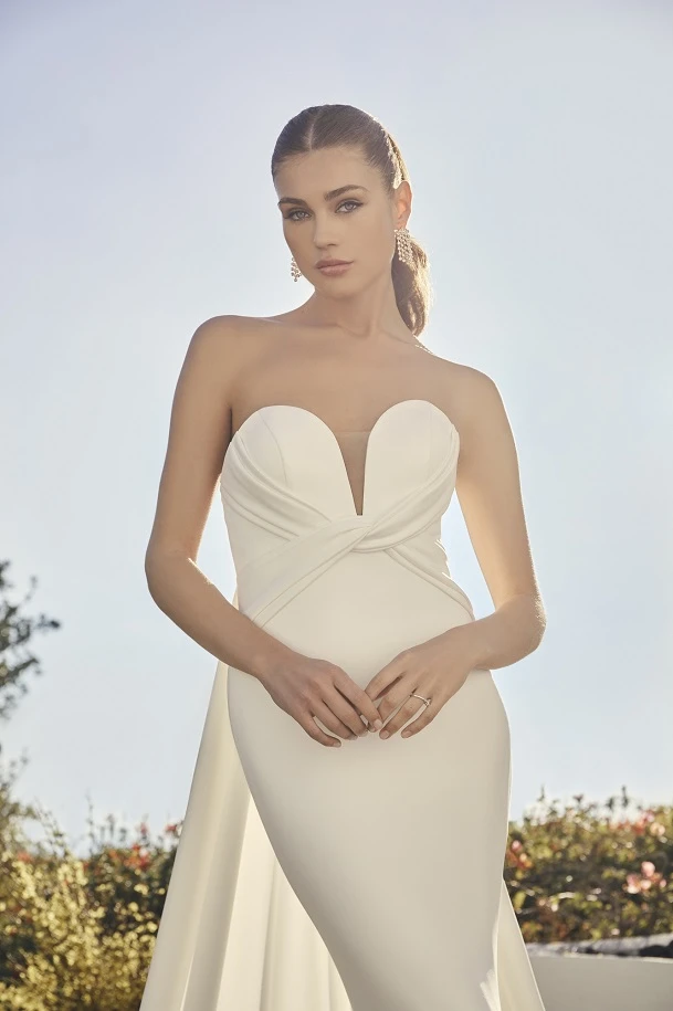 casablanca bridal le127 close