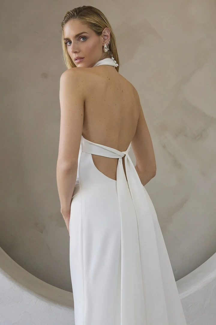 Casablanca Bridal LE165 back close