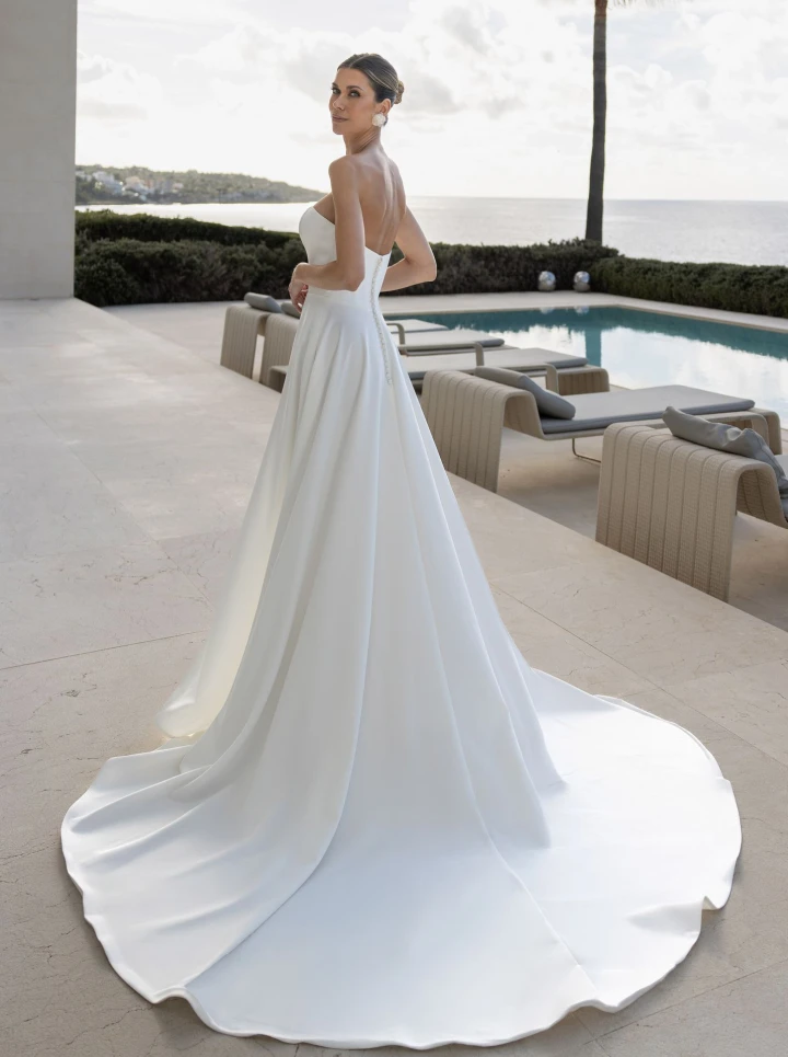 Diane Legrand 2021 back