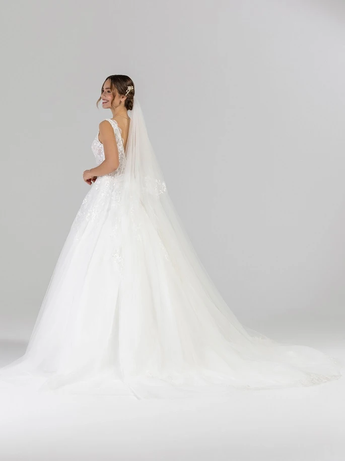 Eglantine Creations Laurence back