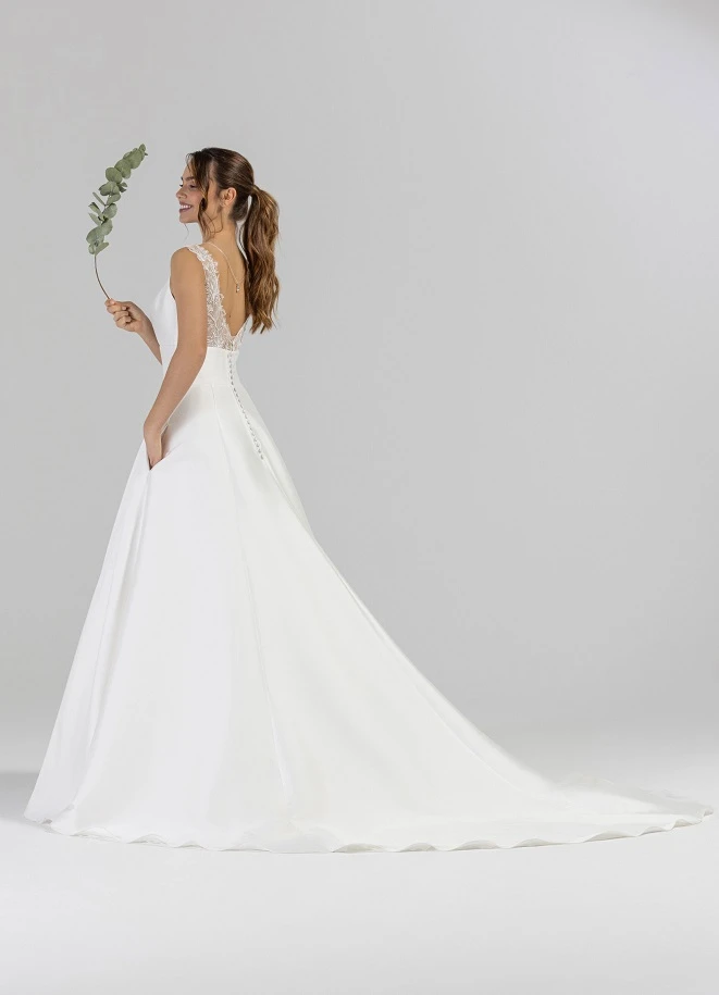 Eglantine Creations Libre back