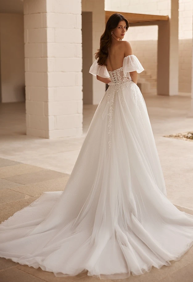 Elizabeth Passion 5601T back