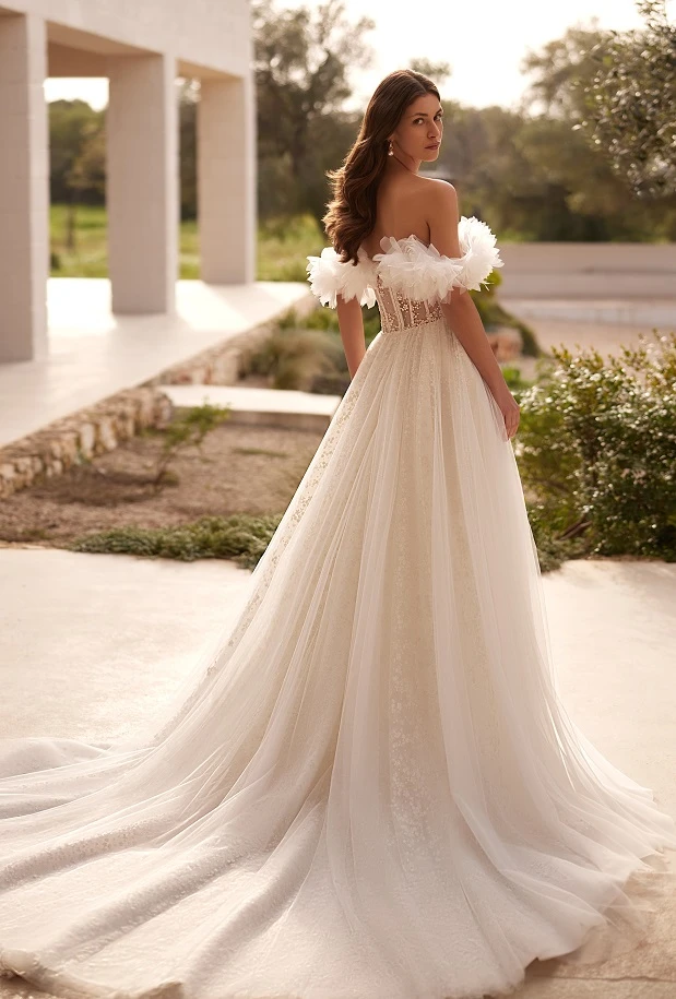 Elizabeth Passion 5700T back