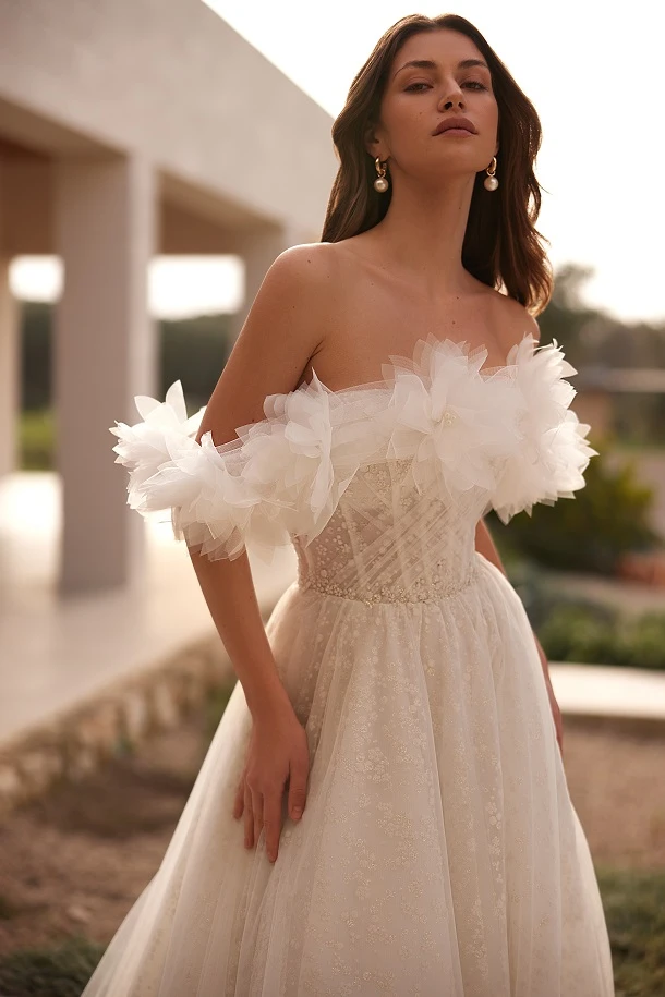 Elizabeth Passion 5700T close