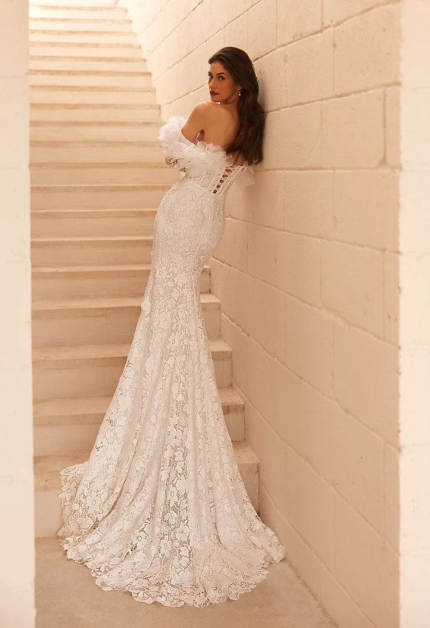 Elizabeth Passion 5705T back