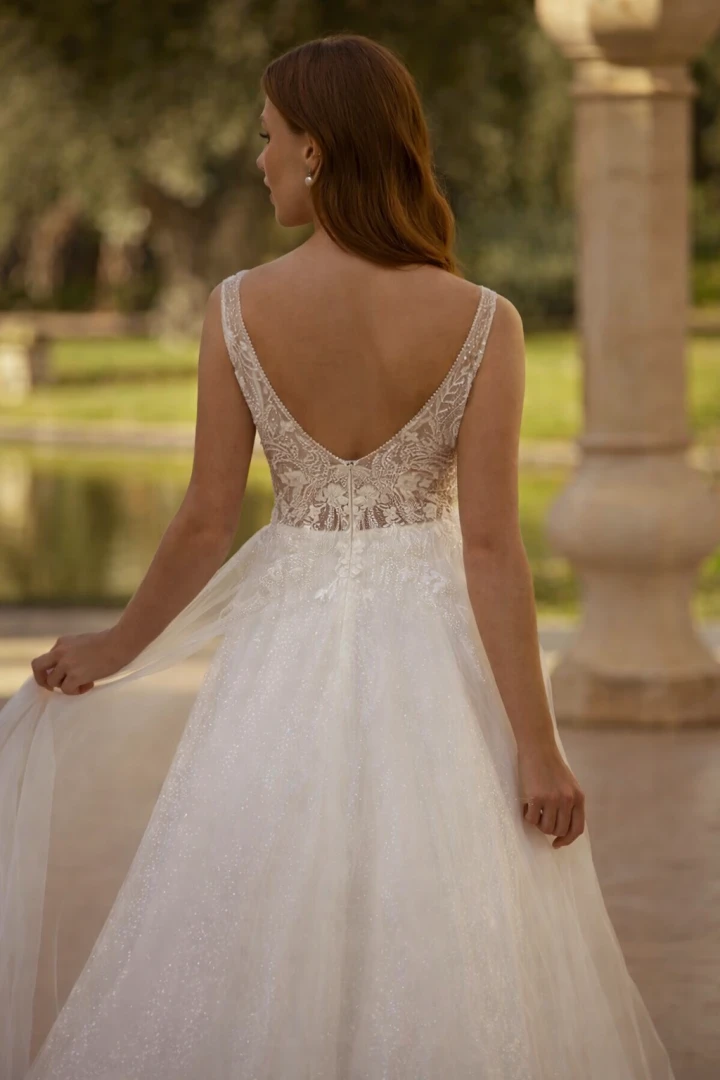 Herve Paris Caylee close back
