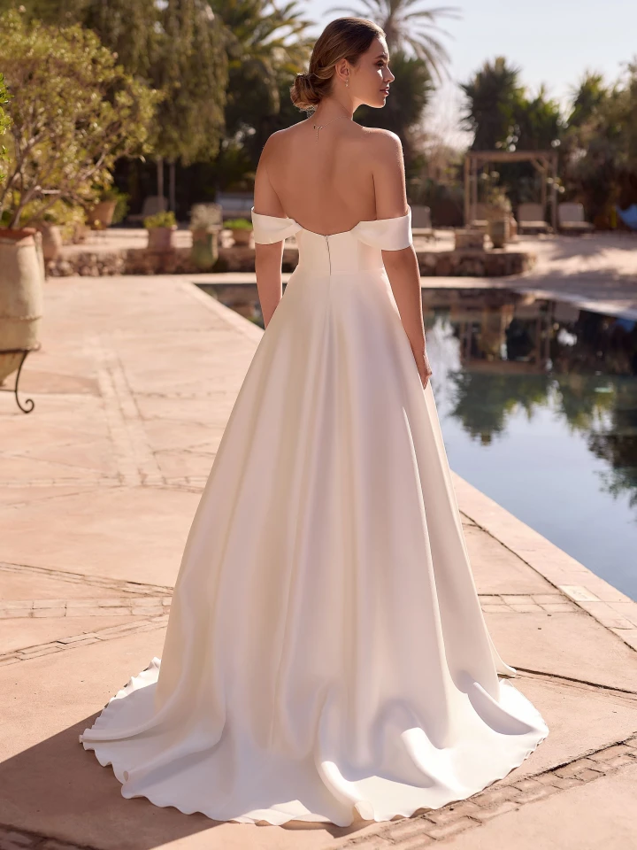 Ingrid Bianco Evento back