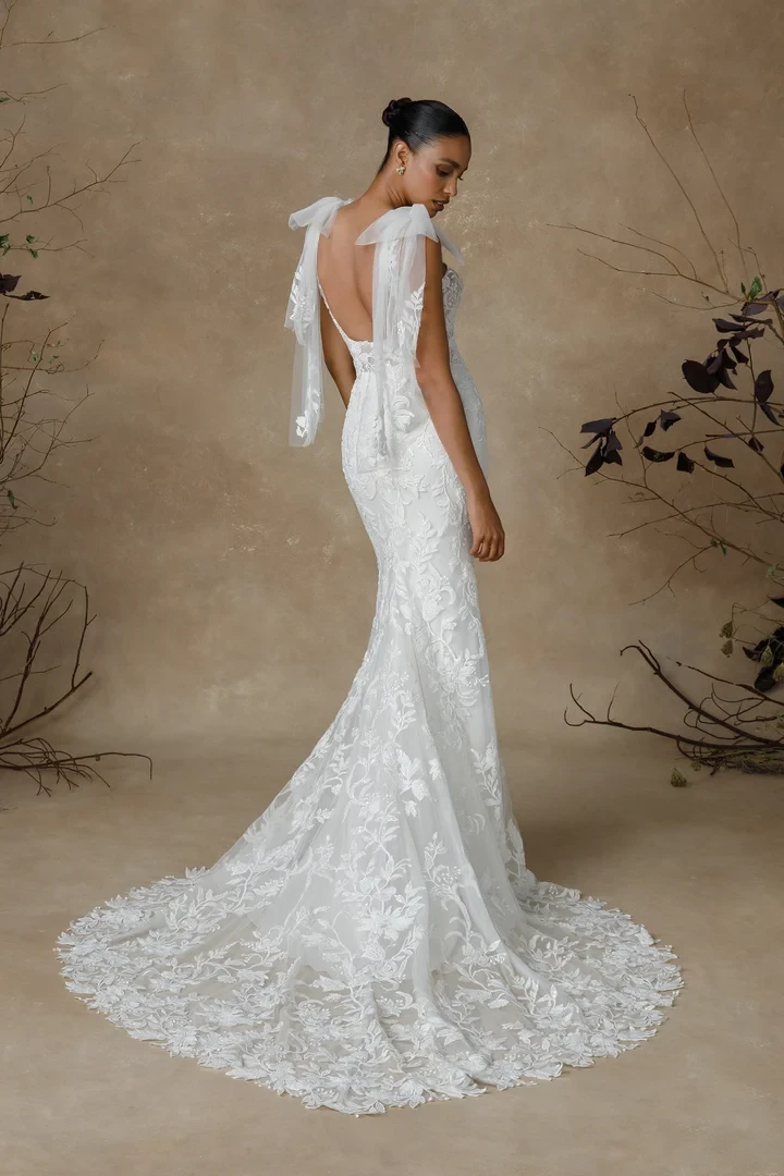 Justian Alexander 88326 Gretchen back 2