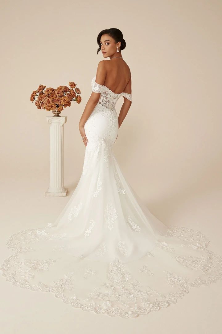 Justin Alexander 88235 Daria back