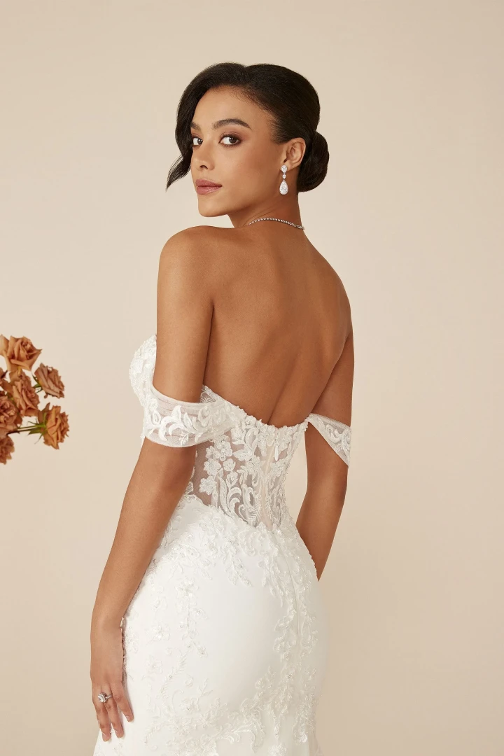 Justin Alexander 88235 Daria close back