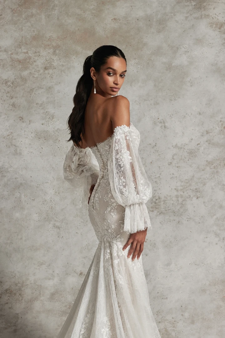 Justin Alexander Signature 99308 Yaren close back