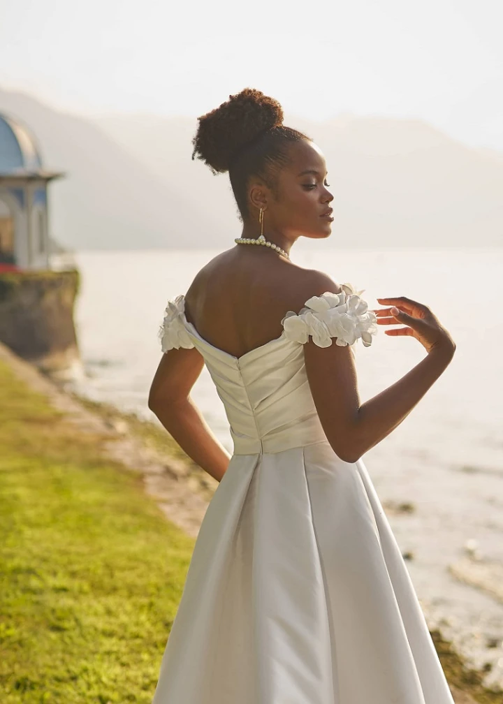 Libelle Bridal Margot close