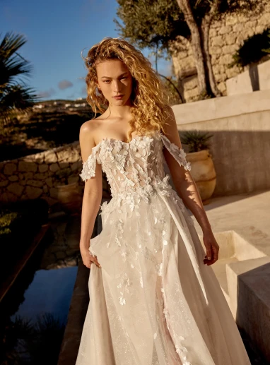 Lillian West 66370 close