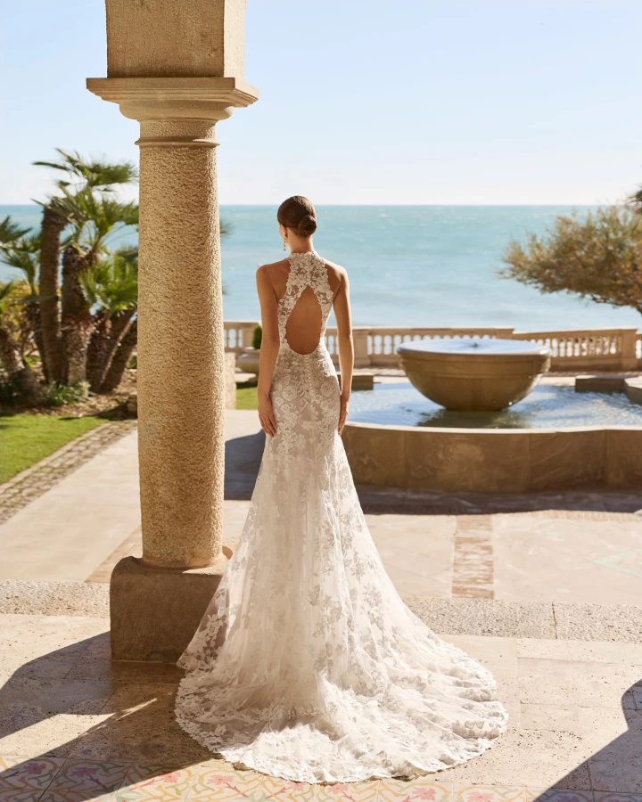 Luna Novias Feodora back