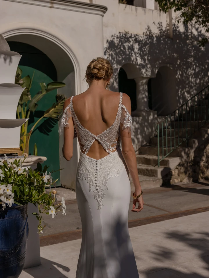Modeca Bluelle close back