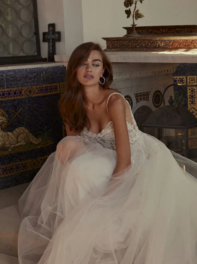 Modeca Darana  close