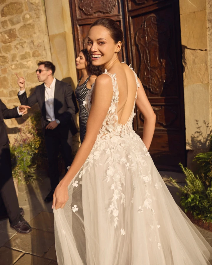 Modeca Galina back close