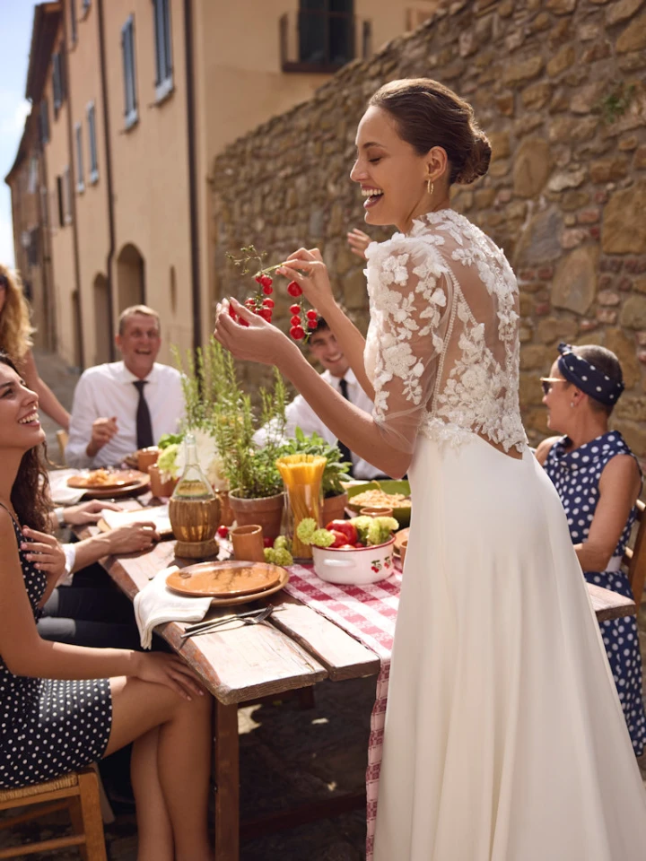 Modeca Grady back close