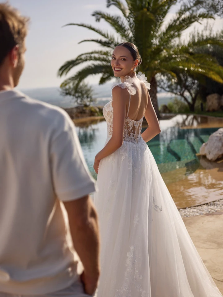 modeca grazia back close