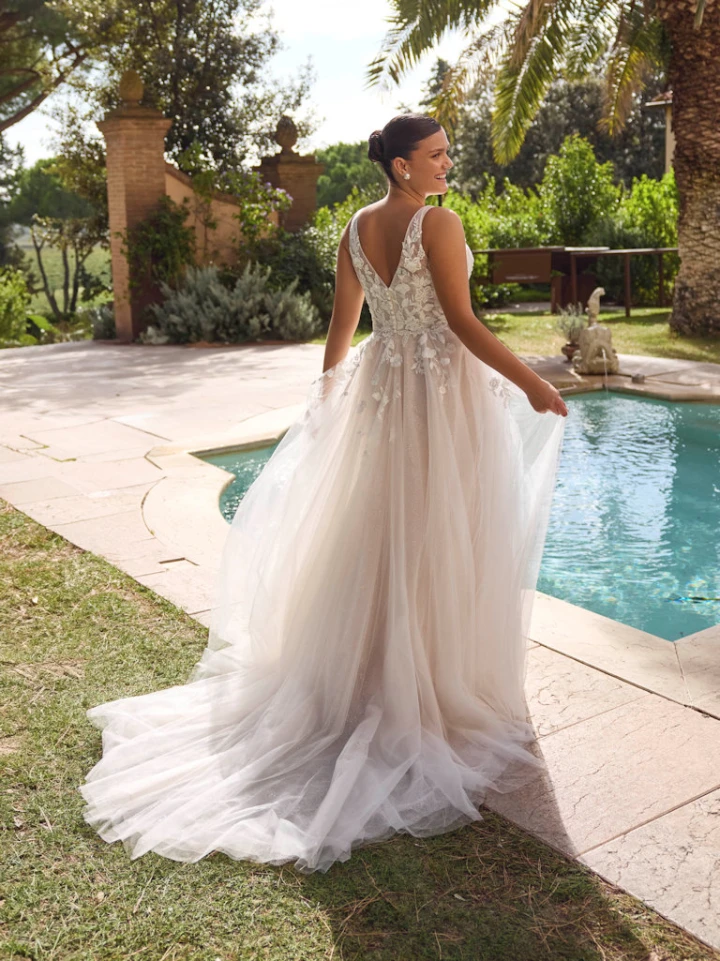 Modeca Jolanthe back